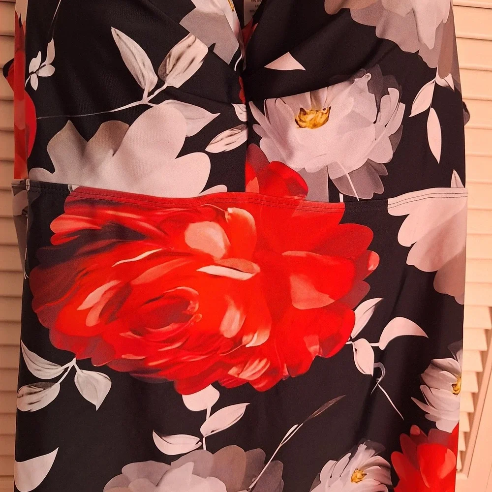 MeetCurve Womens 3XL Swimsuit Top Black Red Floral Adjustable Straps Padded Bust